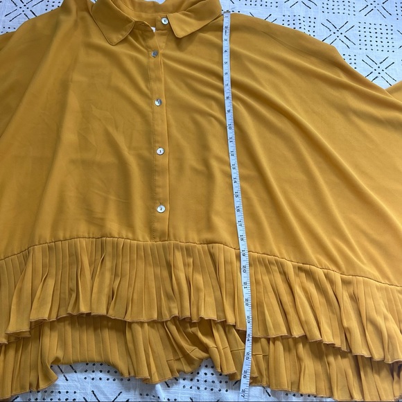 Kaktus button down cropped pleaded top Large - Picture 9 of 11